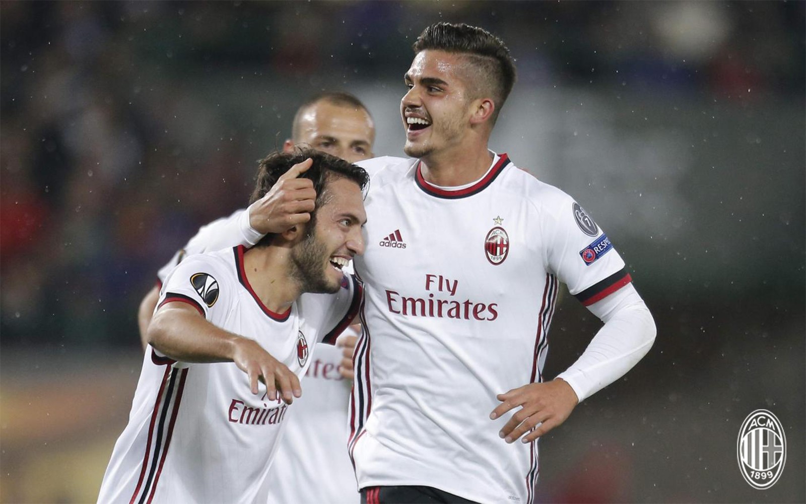 包含罗马险胜AC米兰，布鲁诺完成帽子戏法的词条