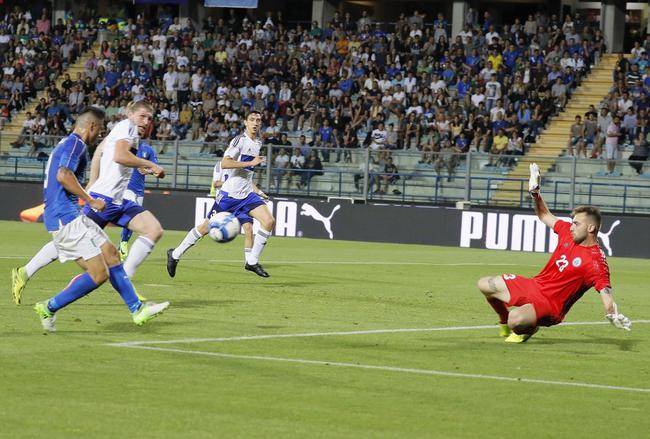 包含罗马险胜AC米兰，布鲁诺完成帽子戏法的词条