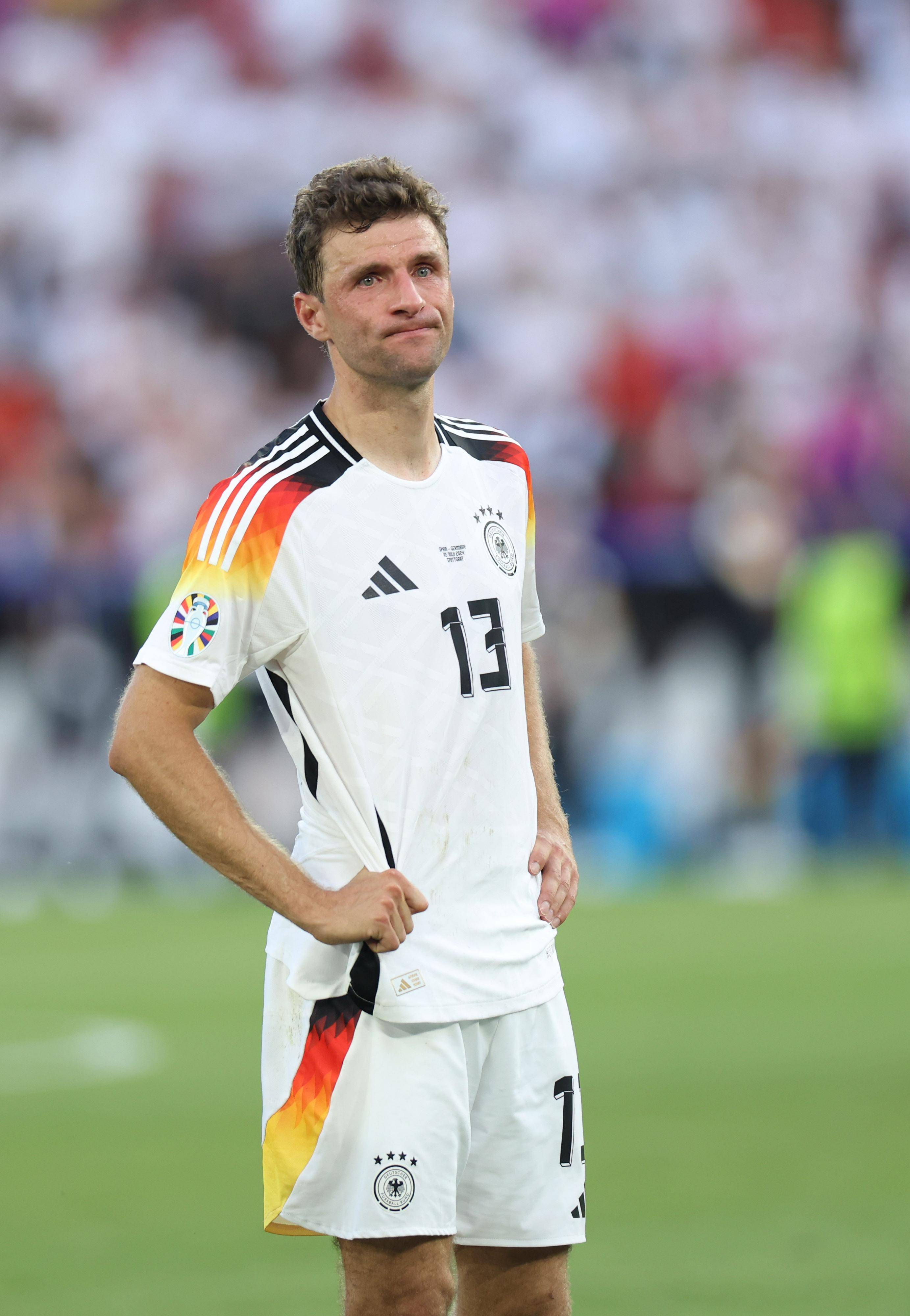 西班牙队在预选赛中取得重要胜利，晋级