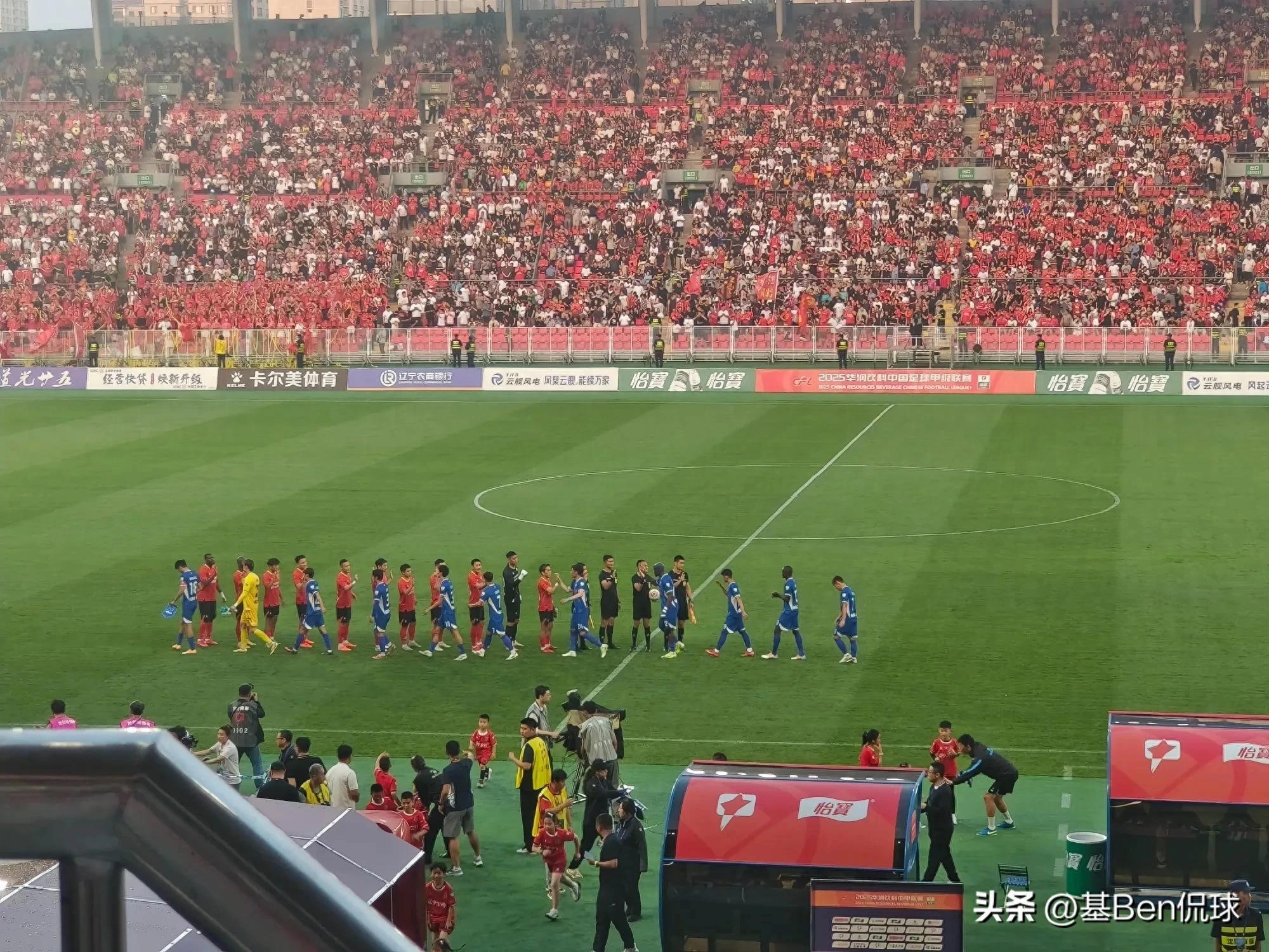 关于国内足球联赛场上火爆比拼，谁主沉浮？的信息