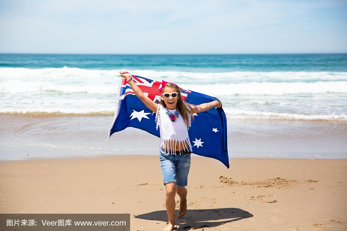 澳大利亚队员飘扬国旗，感动现场观众