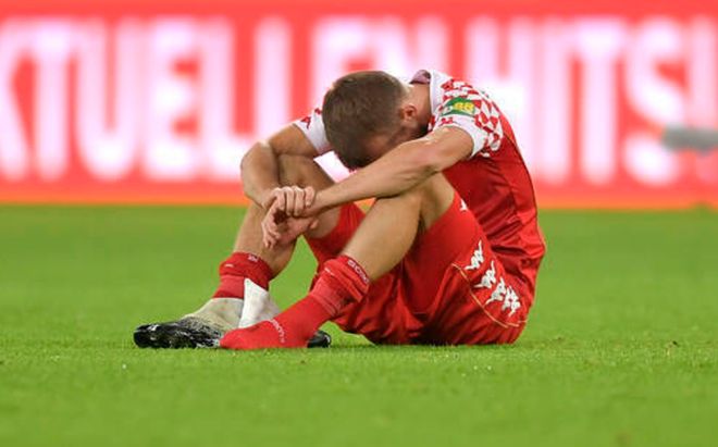 开云足球直播-沙尔克主场惨败，遭遇五连败