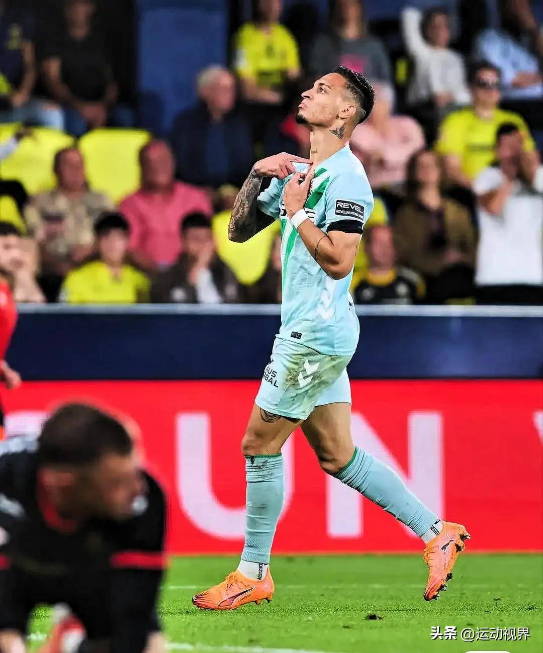 包含皇家贝蒂斯客场挑战维拉利尔，硬仗来临的词条