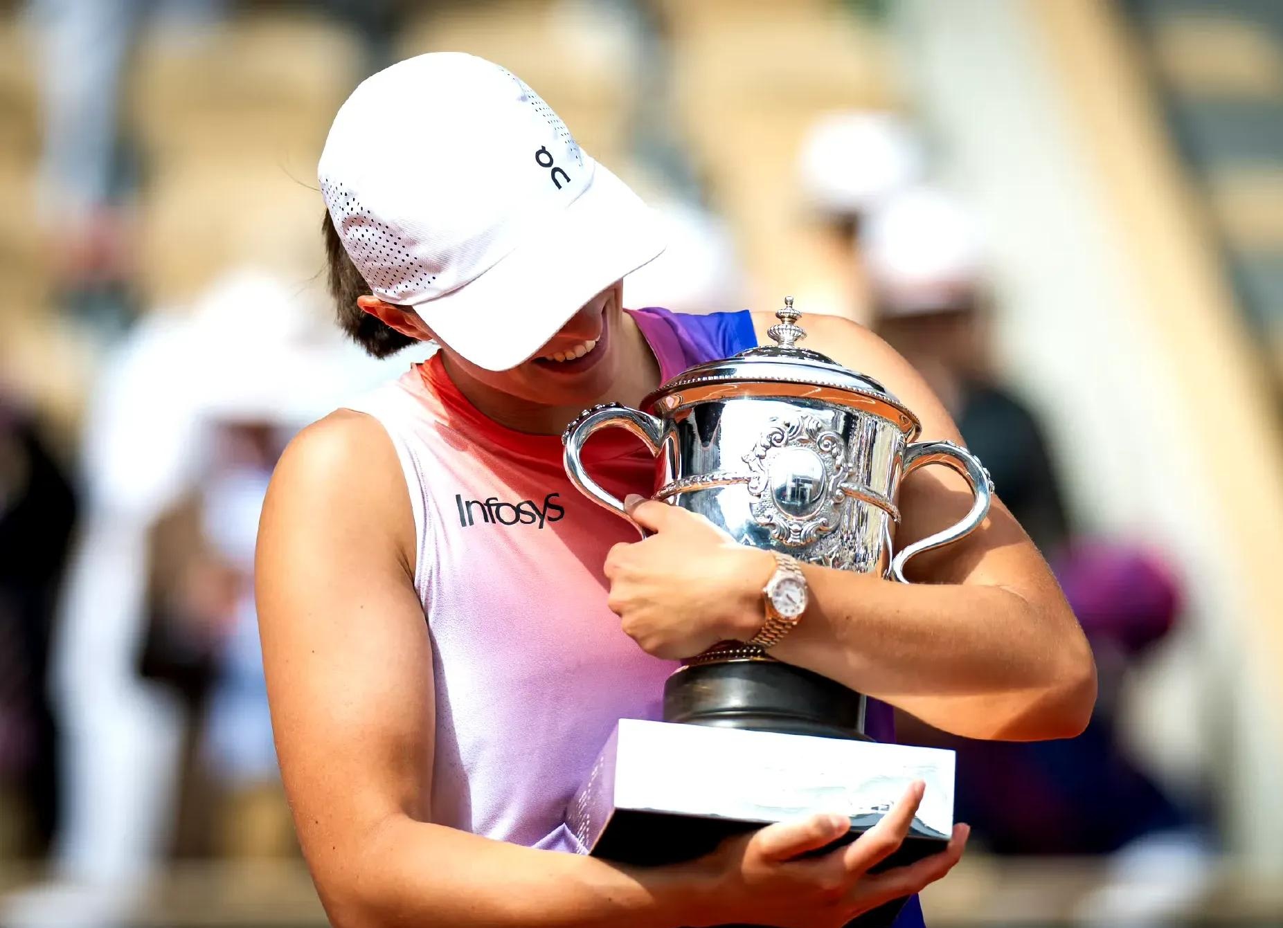 包含荷兰自行车运动员速度惊人，登顶冠军的词条