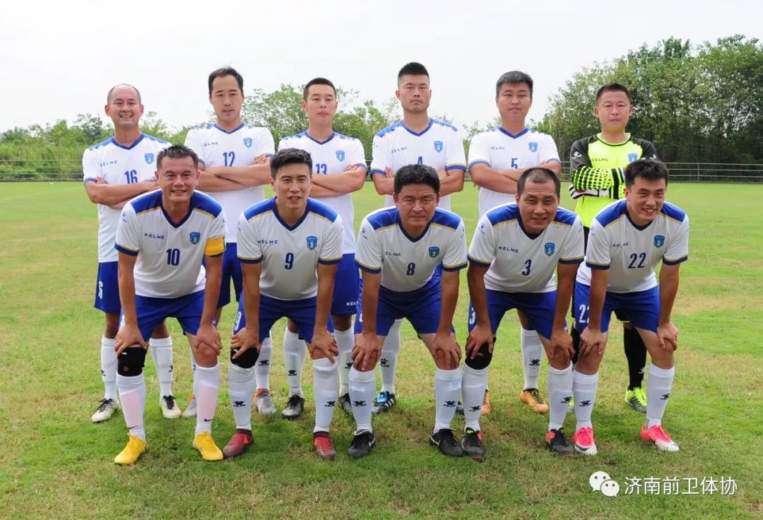 日本运动员凭借飞镖技巧夺金