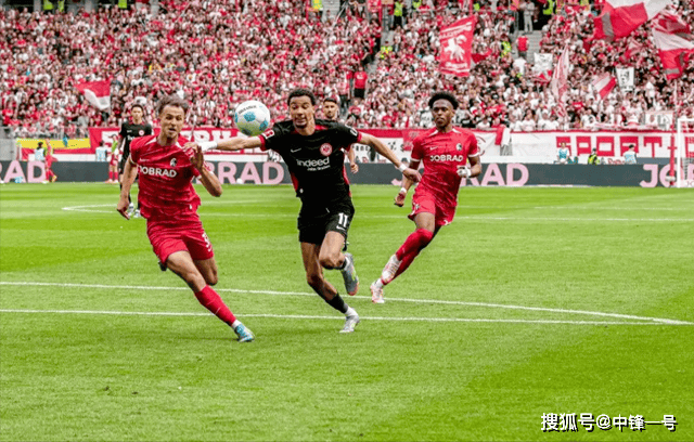 关于利物浦客场大胜，保持登顶态势的信息