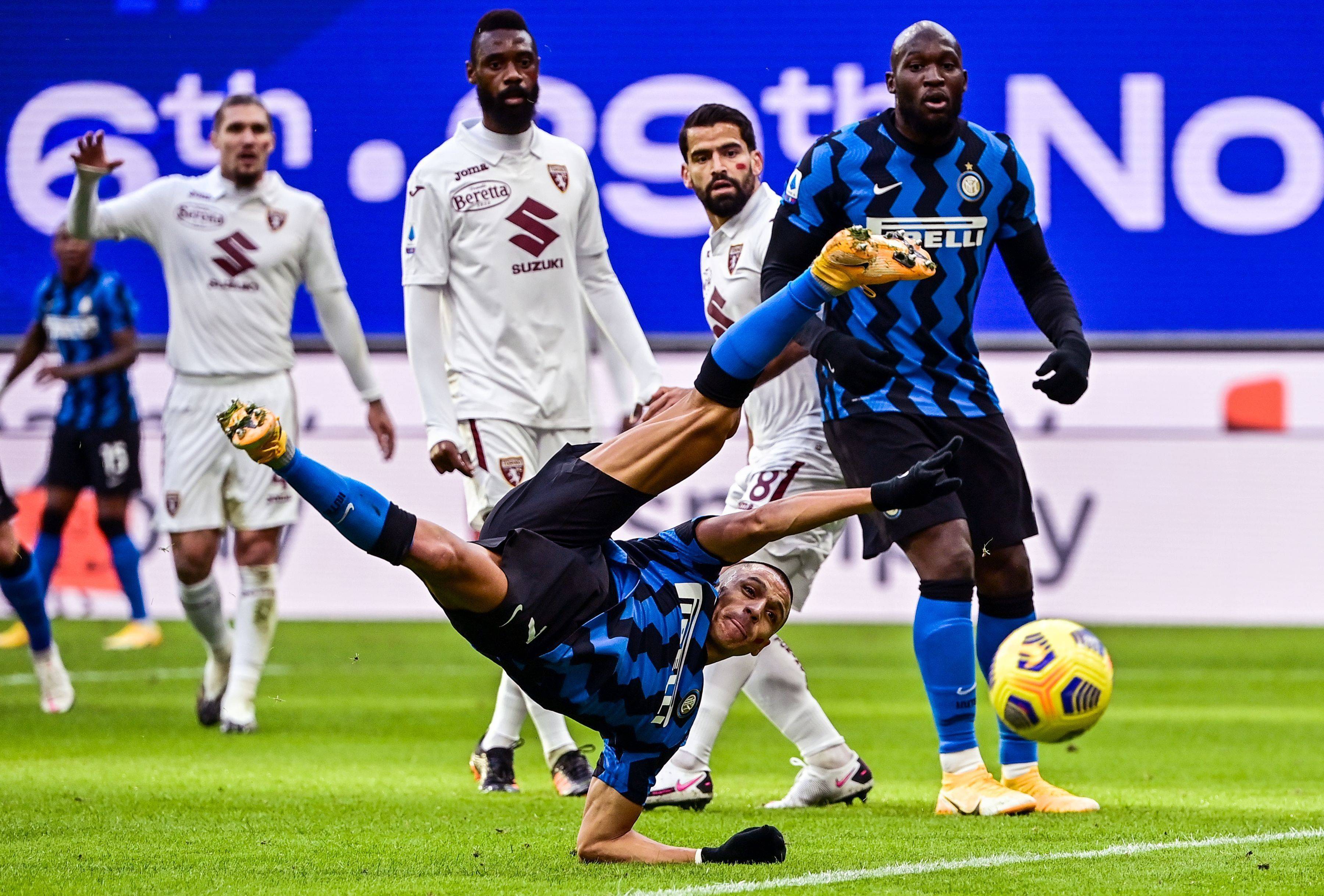 包含AC米兰中场战术紧凑，迎击困难局面的词条