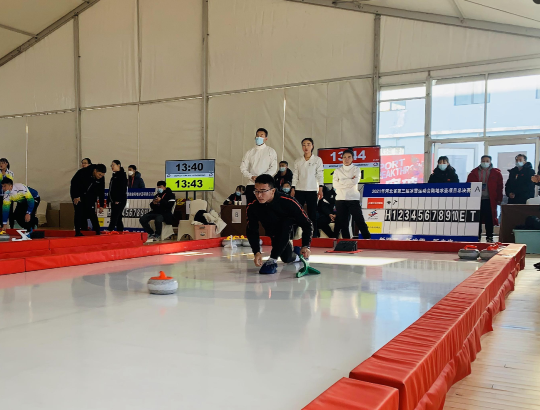 东道主选手喜获银牌，骄人成绩备受誉赞的简单介绍