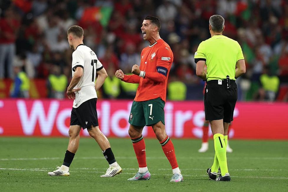 关于葡萄牙队完胜韩国队，梁靖崑高光表现的信息