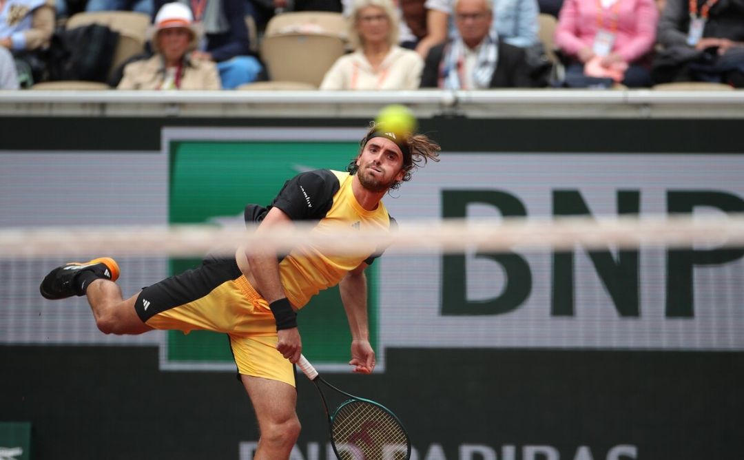 包含戴维斯杯逆转美网，西西帕斯点燃赛场的词条