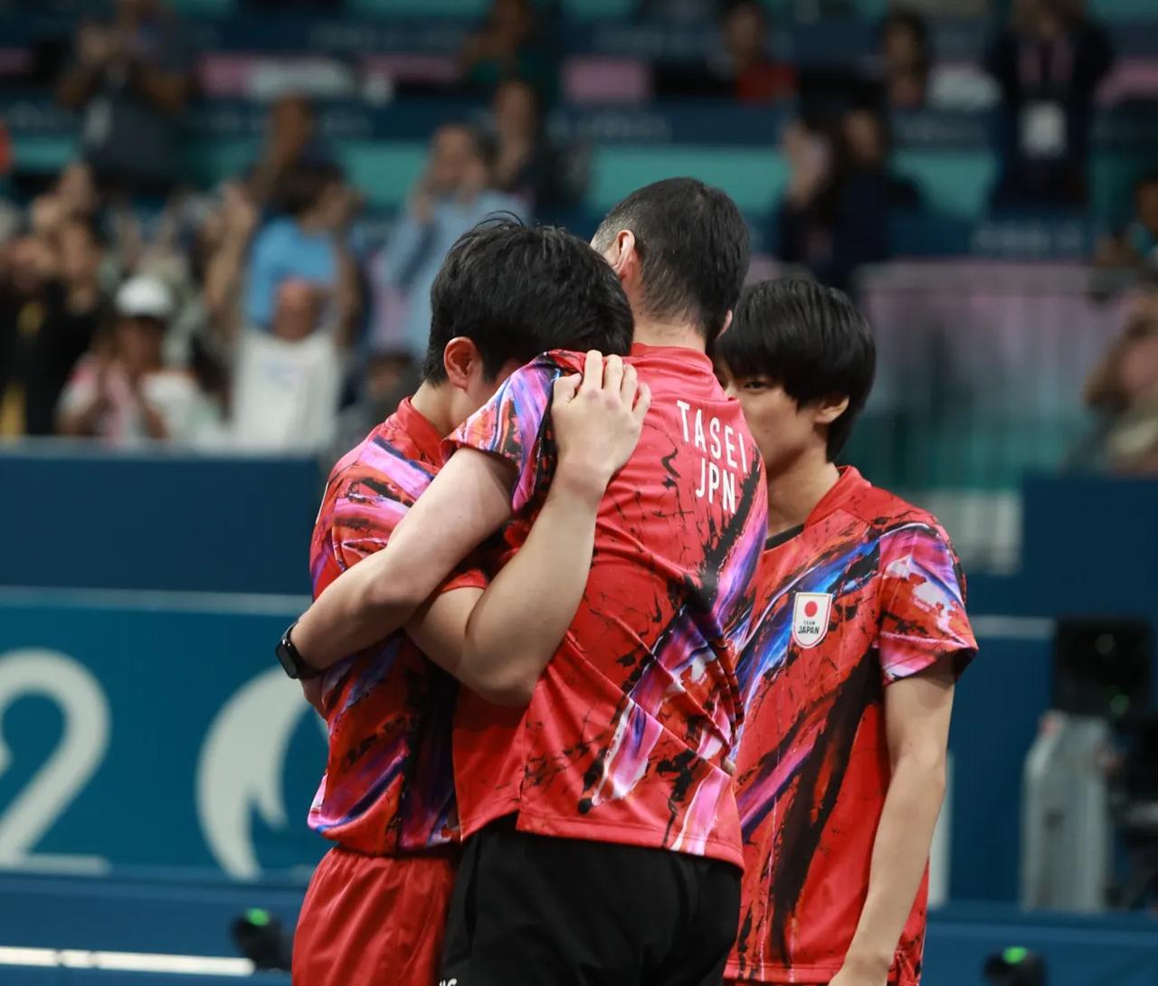 关于韩国乒乓球队逆转英国乒乓球队,张本智和高光表现的信息 关于韩国乒乓球队逆转英国乒乓球队,张本智和高光表现的信息