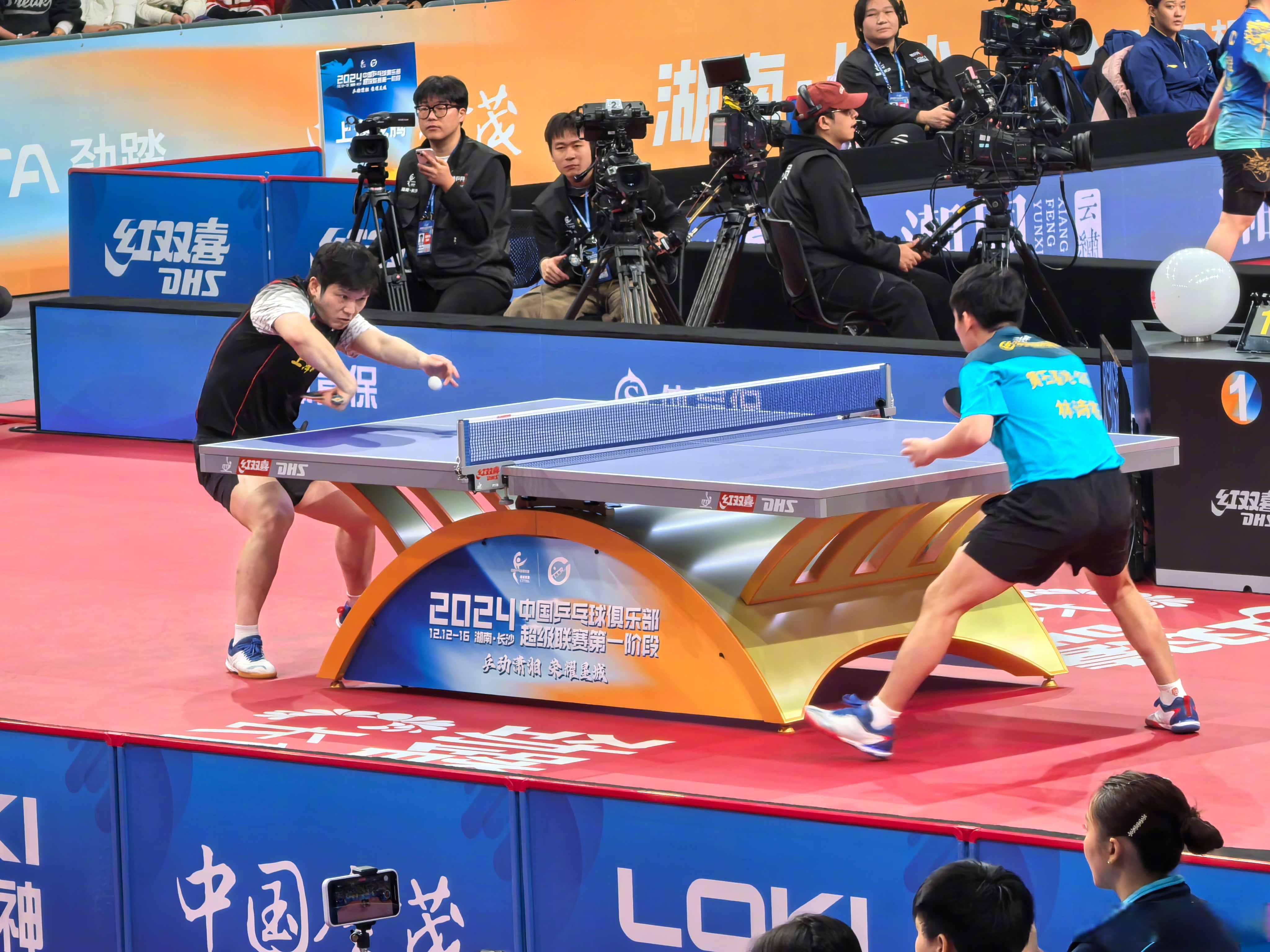 包含英国乒乓球队鏖战瑞典乒乓球队,樊振东三分雨点燃全场的词条 包含英国乒乓球队鏖战瑞典乒乓球队,樊振东三分雨点燃全场的词条