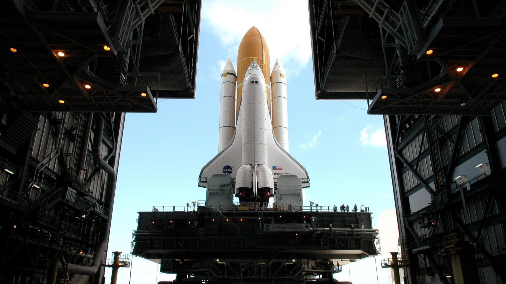 哈利伯顿爆发，上海队战术压制鹈鹕，一场东西方篮球智慧的碰撞