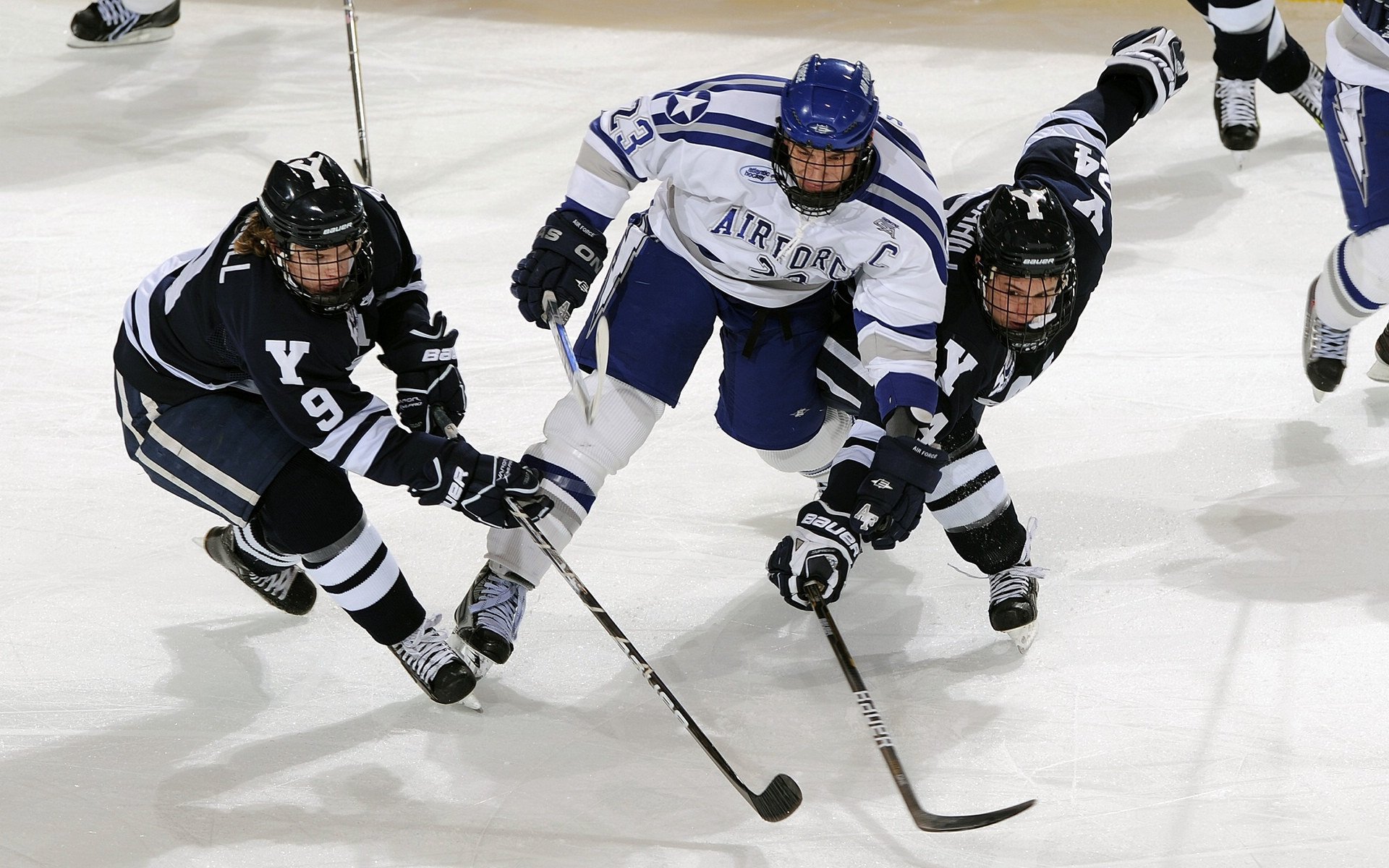 伊萨克单骑破阵，哥斯达黎加式坚韧助莱比锡红牛硬仗突围
