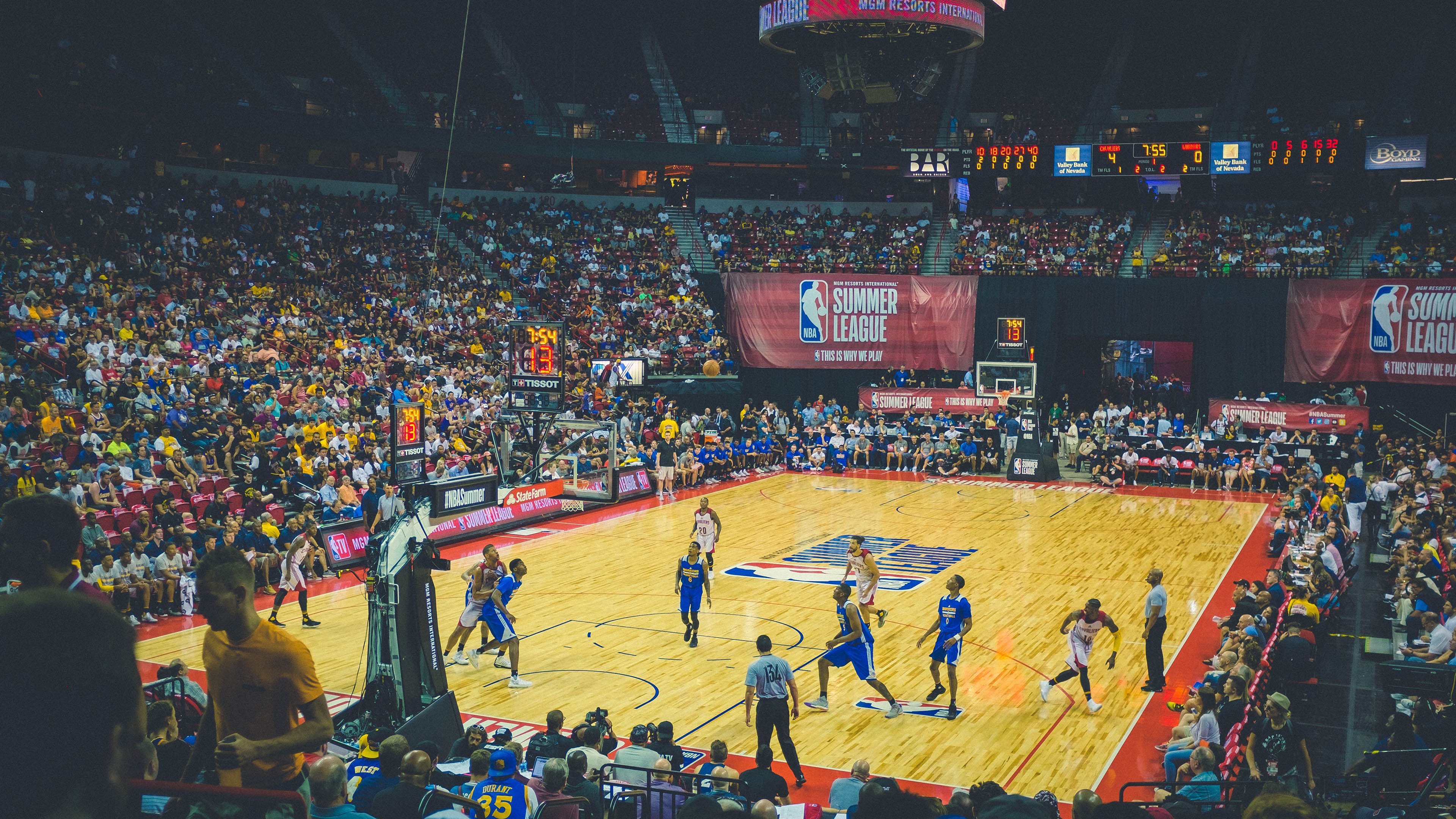 利拉德爆发，鹈鹕生死战取胜广东队，一场跨越篮球次元的对决